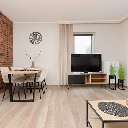 Modern One Bedroom Apartment With Parking In Lodz By Renters Prestige Экстерьер фото