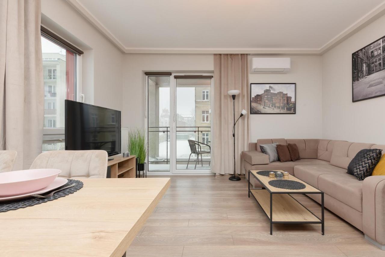 Modern One Bedroom Apartment With Parking In Lodz By Renters Prestige Экстерьер фото