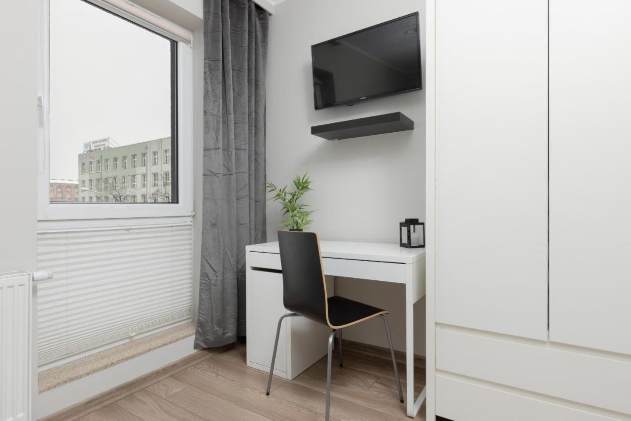Modern One Bedroom Apartment With Parking In Lodz By Renters Prestige Экстерьер фото