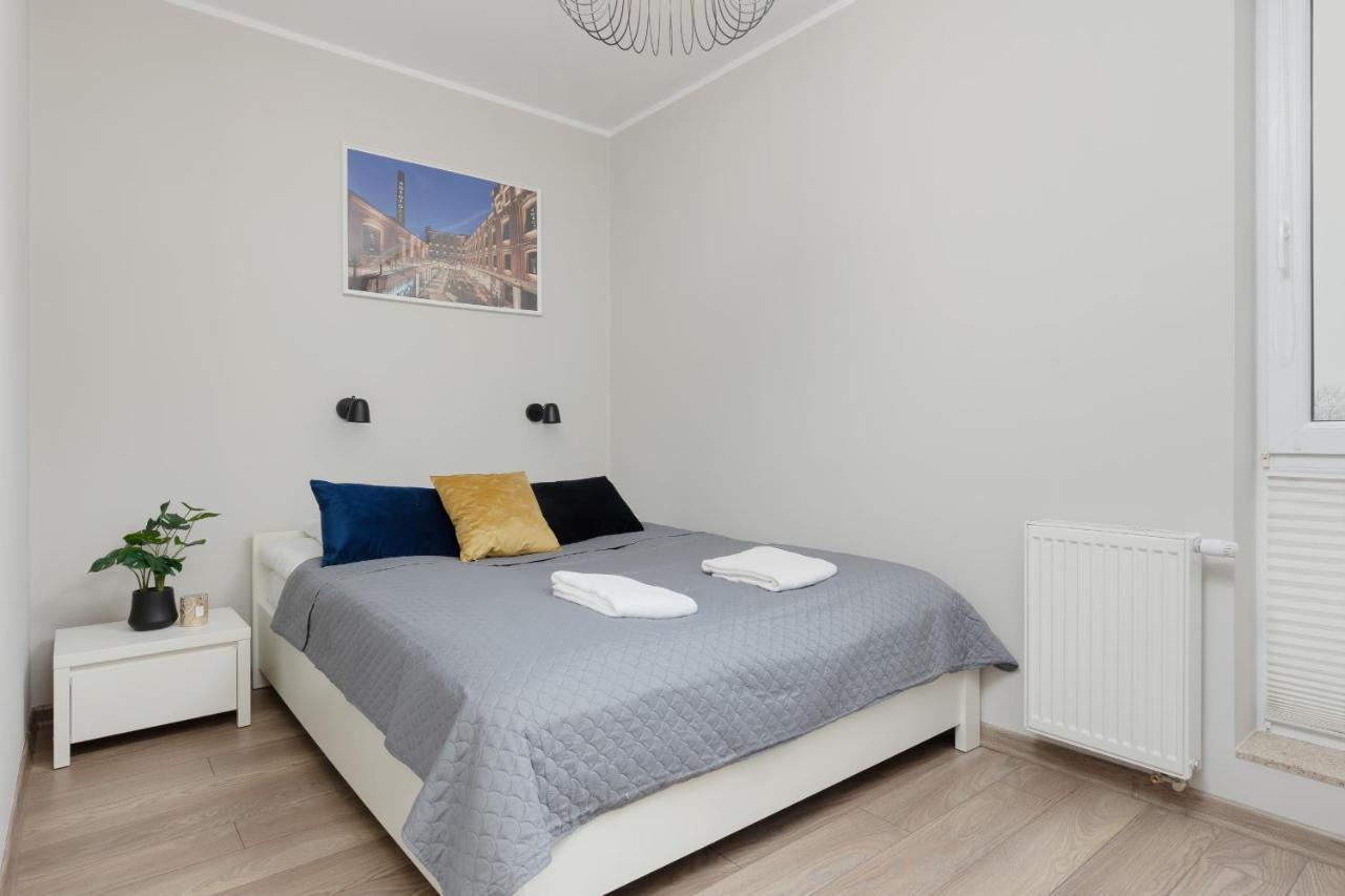 Modern One Bedroom Apartment With Parking In Lodz By Renters Prestige Экстерьер фото