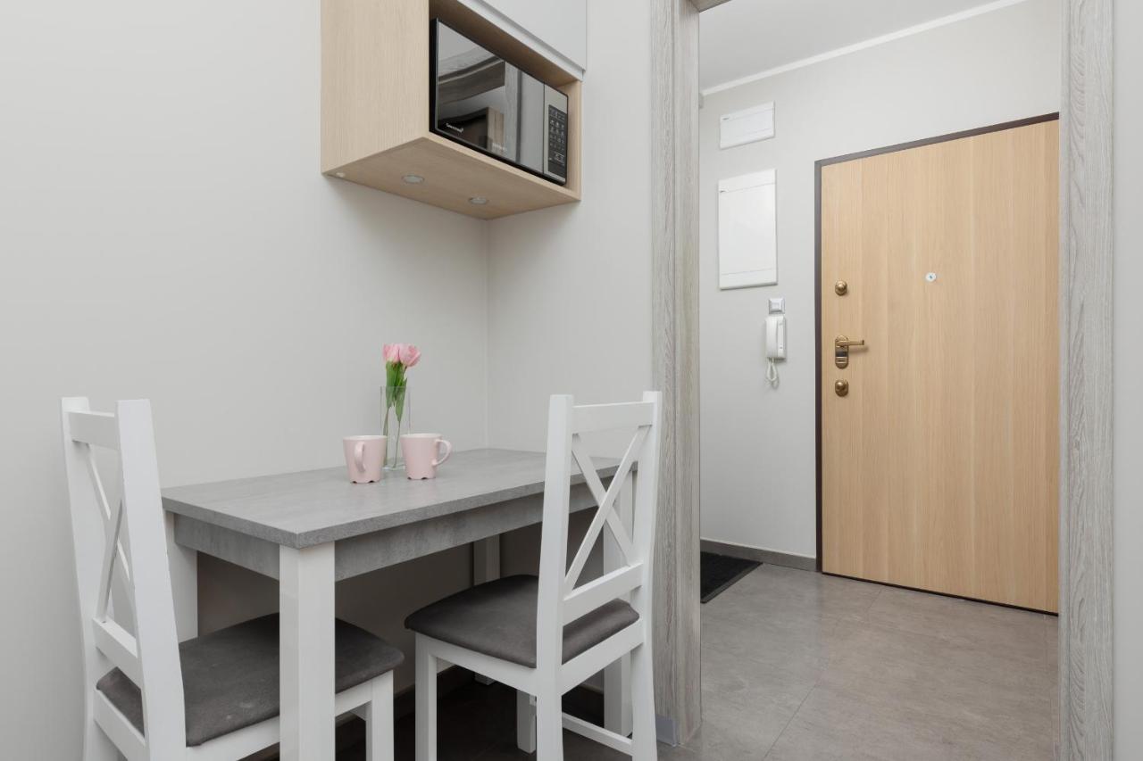 Modern One Bedroom Apartment With Parking In Lodz By Renters Prestige Экстерьер фото